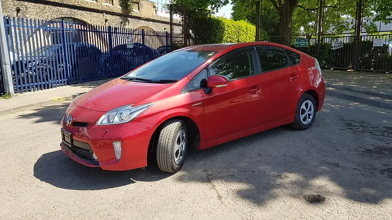 Toyota Prius 2014, 1