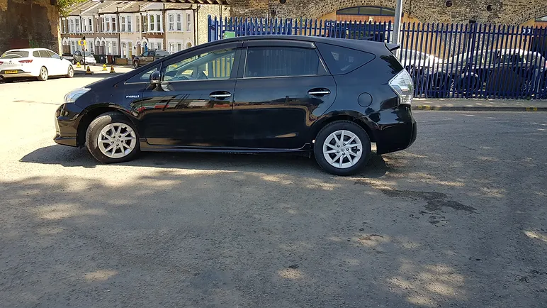 Toyota Prius plus 2014 7